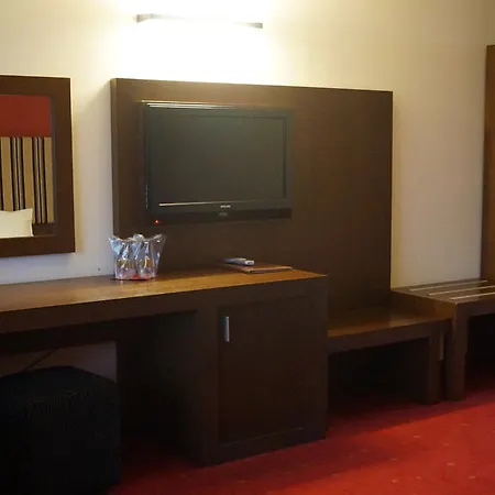 Otel Wolf 2 4*